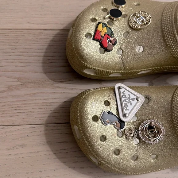 😍WOMEN GLITTER CROCS BUNDLE WITH CHARMS. Size 6, used gently in great condition - Picture 11 of 14